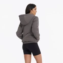 Vuori Tahoe Insulated Jacket Women's -Fashionable Clothing Store TahoeInsulatedJacketgry2