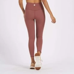 Vuori Women's Rib Studio Legging 11 Vuori Women's Rib Studio Legging -Fashionable Clothing Store VW428TER 3 2048x caba5629 5b58 41e8 ae95 a55f89146ffa