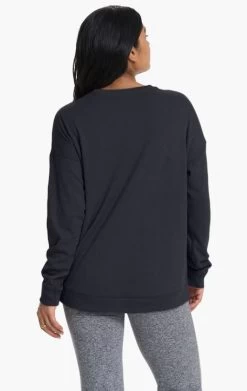 Vuori Long Sleeve Sunrise Crew -Fashionable Clothing Store VuoriLongSleeveSunriseCrew Black1