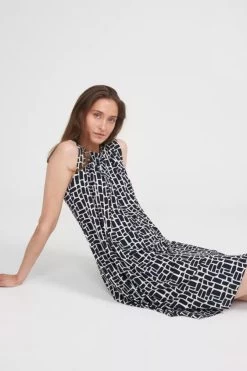 Holebrook Women's Jennie Wide Dress -Fashionable Clothing Store holebrook wide dress sand navy21