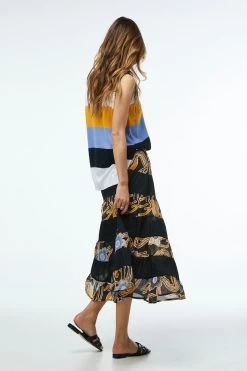 Zaket & Plover Bold Stripe Vest -Fashionable Clothing Store zaketandplover bold vest wildgarden2